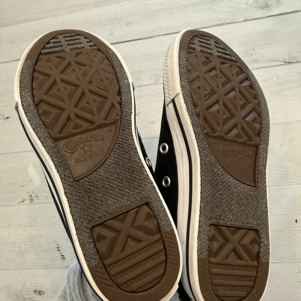 Converse kids black and white‎ sneakers kids size 13
